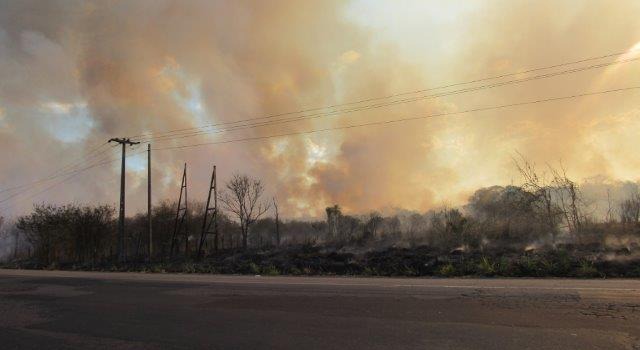 queimadas causam danos à rede elétrica.