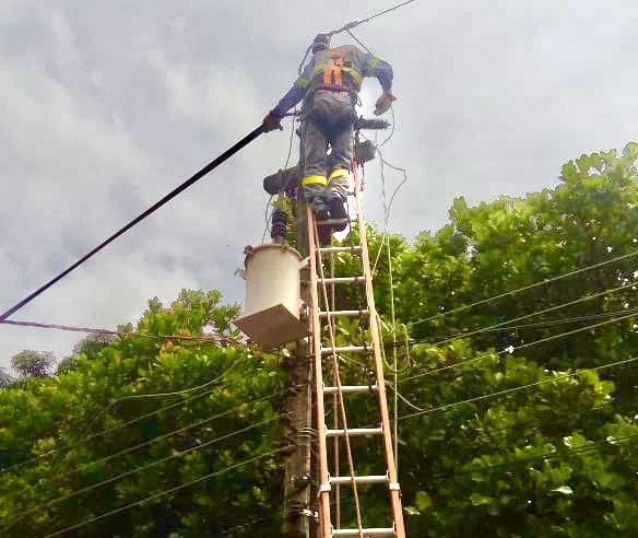Equatorial Piauí segue com força tarefa para restabelecer energia de clientes em Teresina