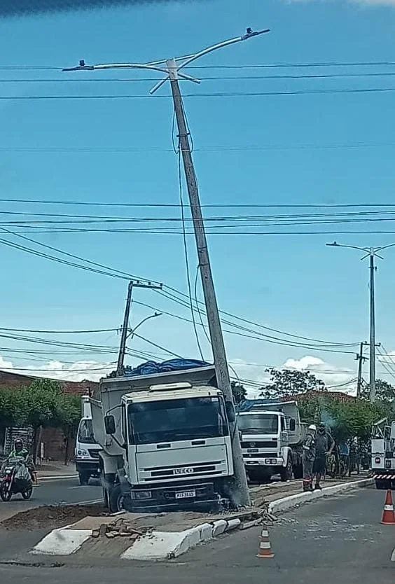 Piauí registrou 2298 ocorrências com abalroamento em postes em 2021