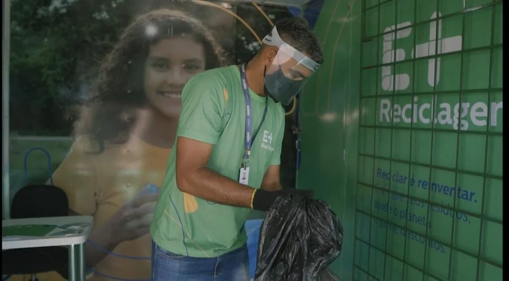 Equatorial Piauí amplia projeto E+ Reciclagem com coleta de vidro e óleo de cozinha