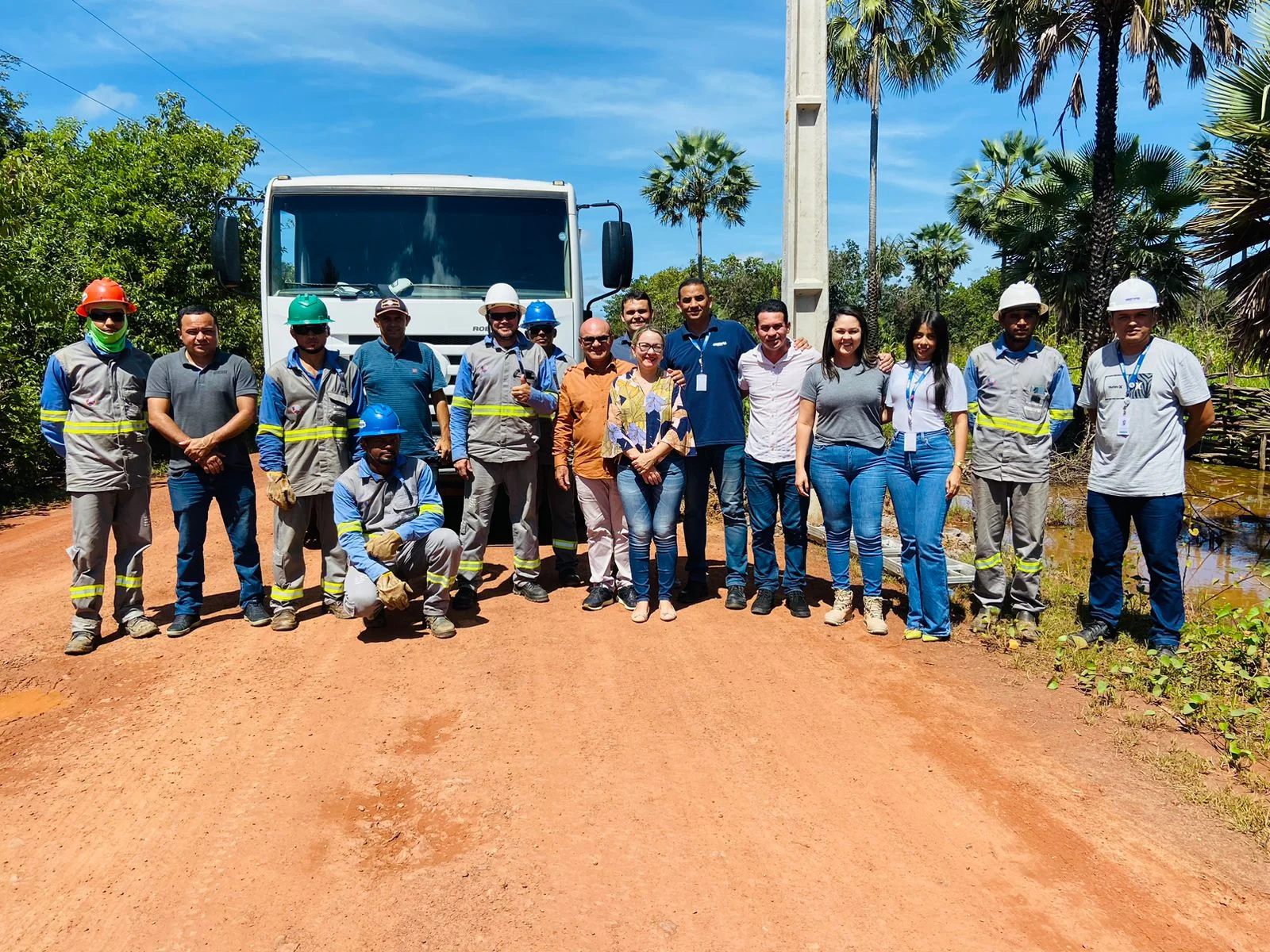 Equatorial constrói rede elétrica para atender clientes com o fornecimento afetado pelas chuvas