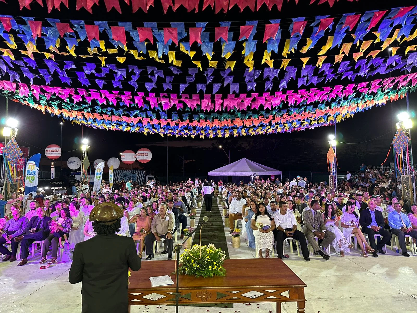 Equatorial sorteia geladeiras durante casamento no Cidade Junina