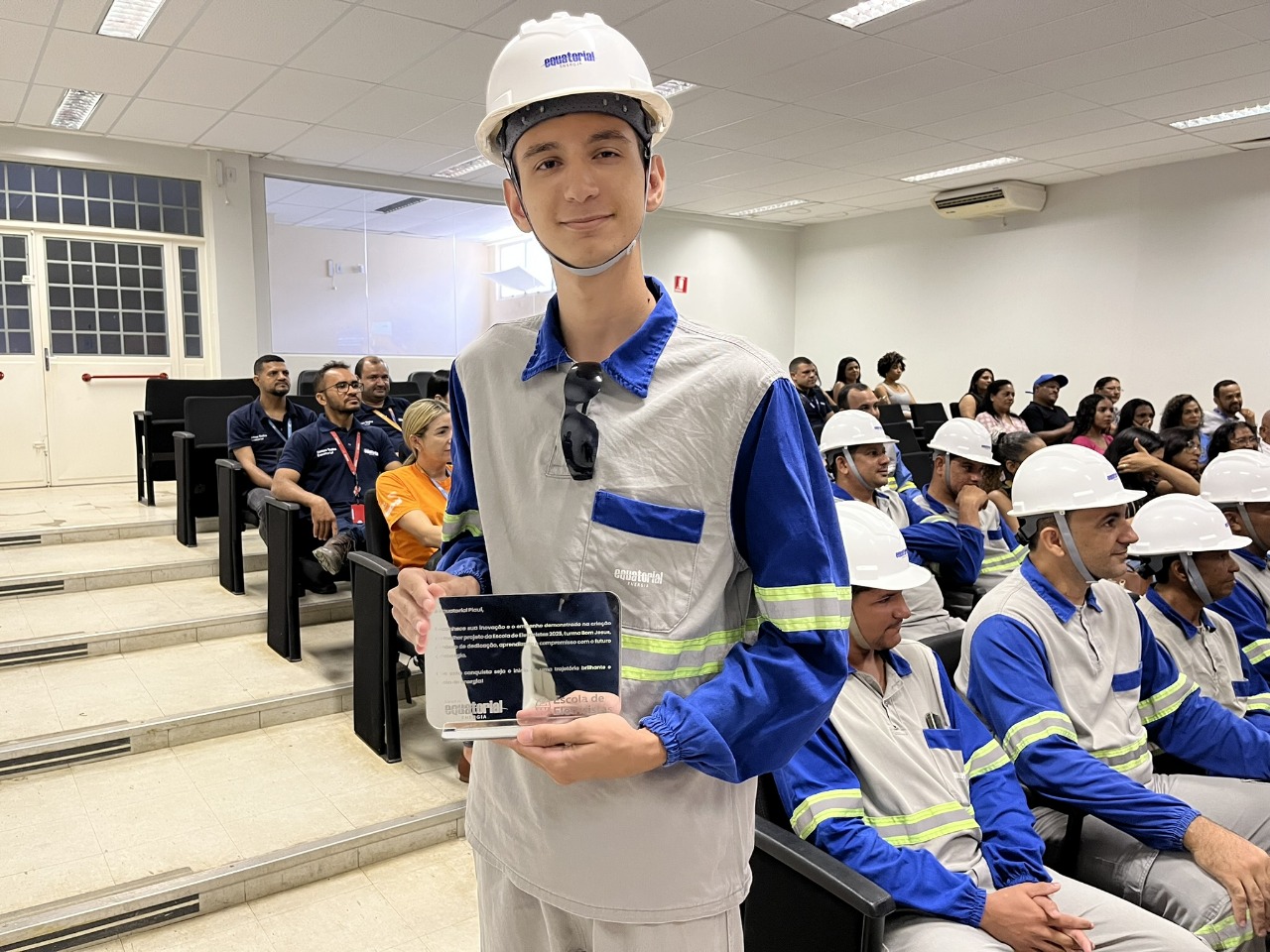 Equatorial Piauí forma 1ª turma da Escola de Eletricistas em Bom Jesus