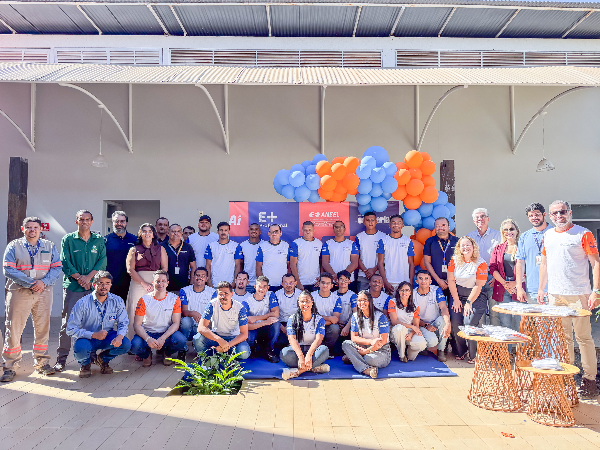 Equatorial Piauí realiza aula inaugural da 1ª turma da Escola de Eletricistas em Corrente